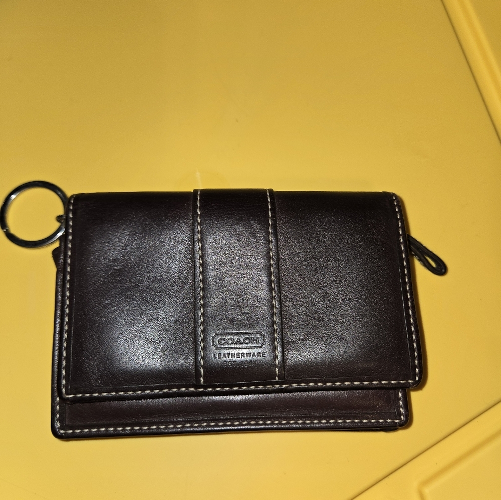 Coach wallet with keyring brown leather